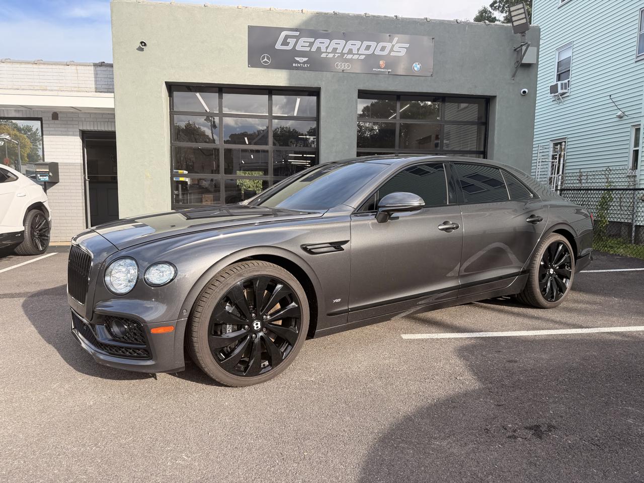 Bentley Flying Spur V8 Sedan 2021