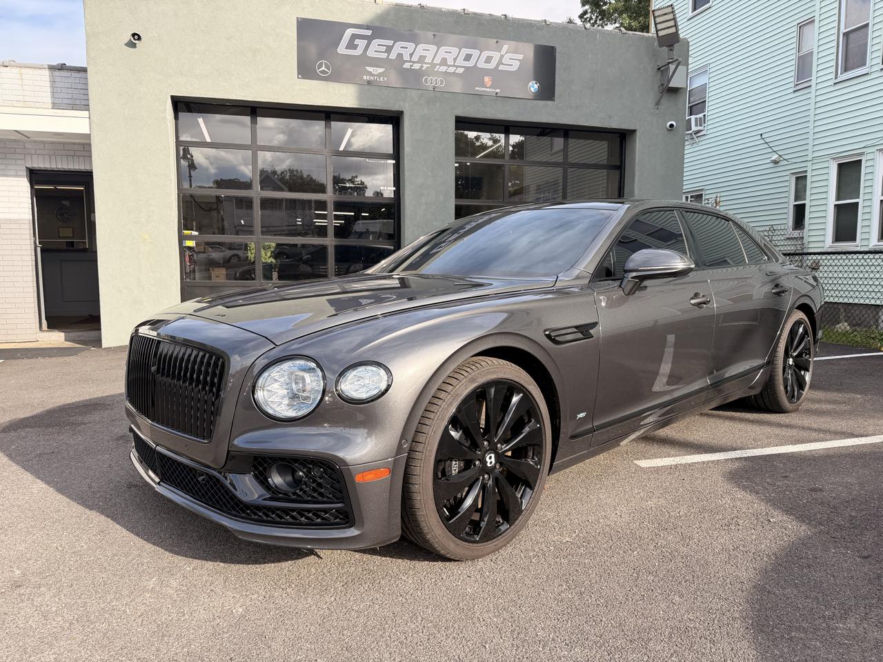 Bentley Flying Spur V8 Sedan 2021