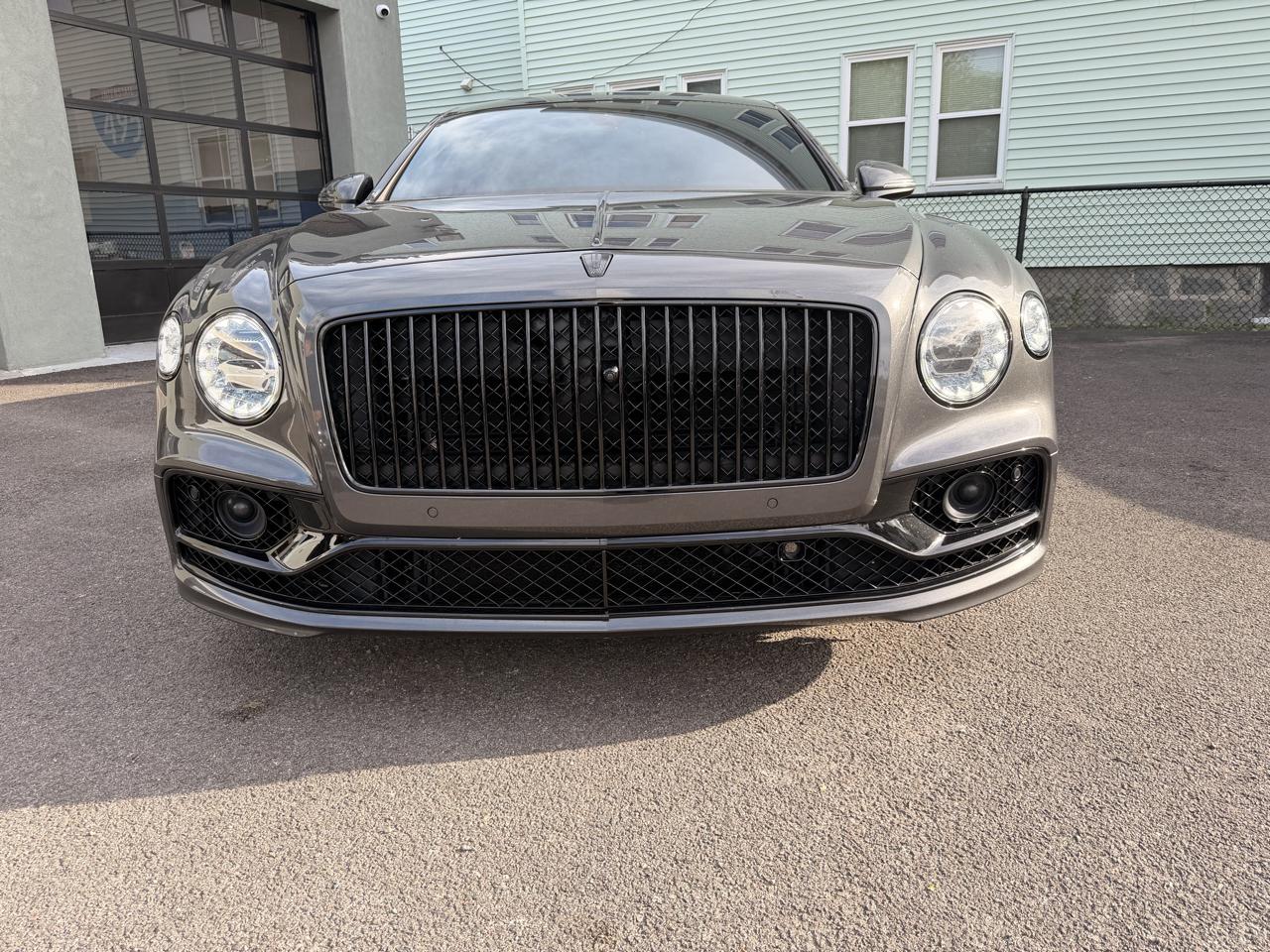 Bentley Flying Spur V8 Sedan 2021