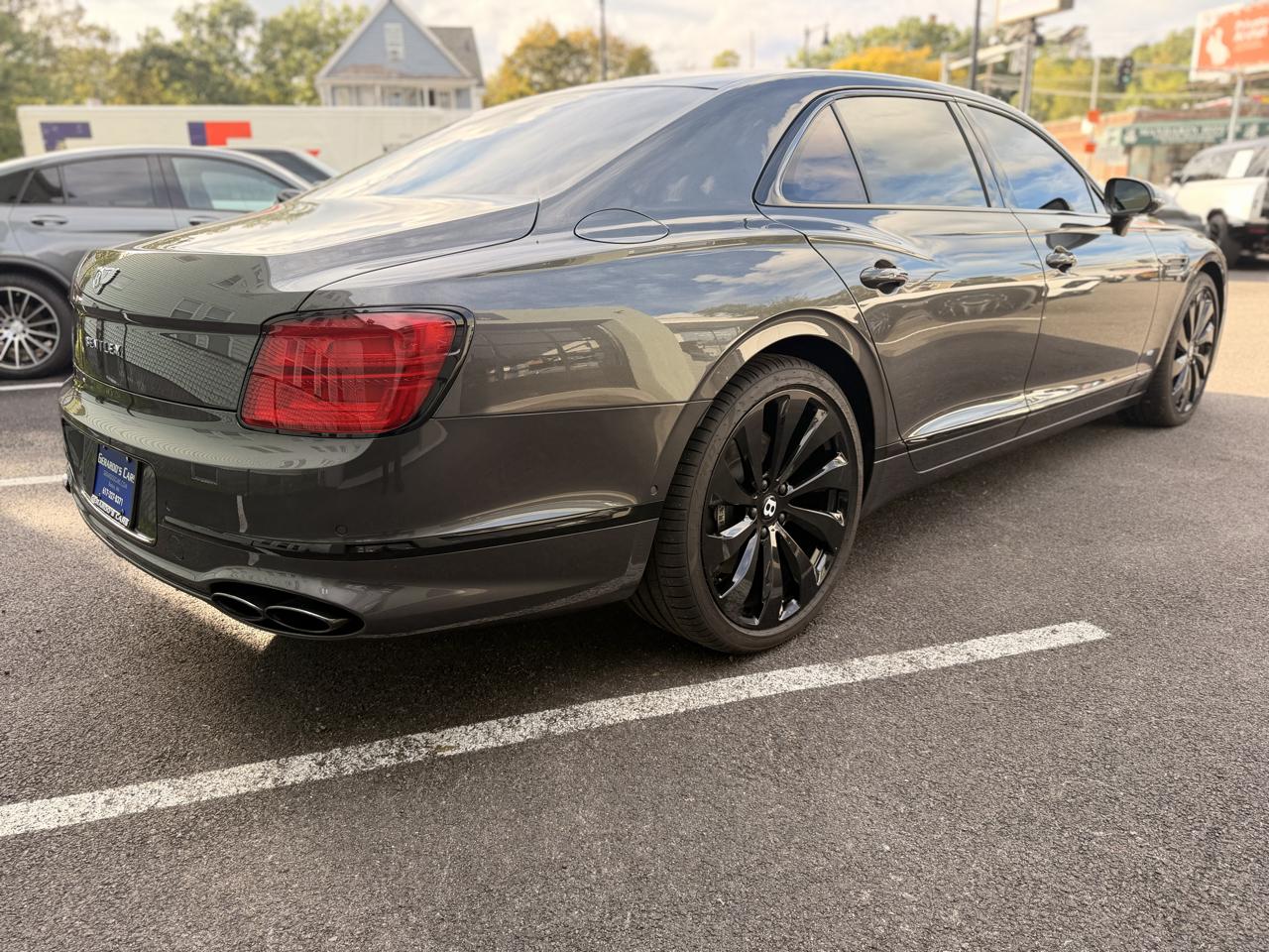 Bentley Flying Spur V8 Sedan 2021