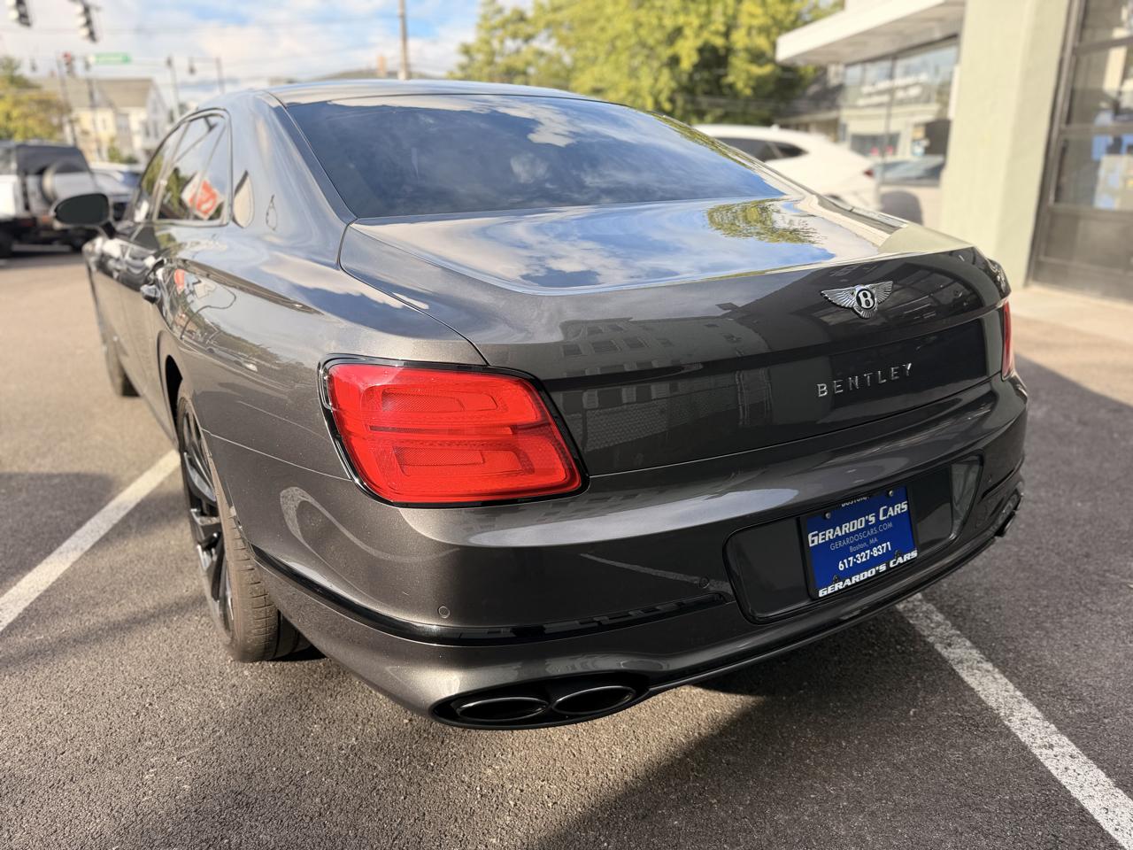 Bentley Flying Spur V8 Sedan 2021