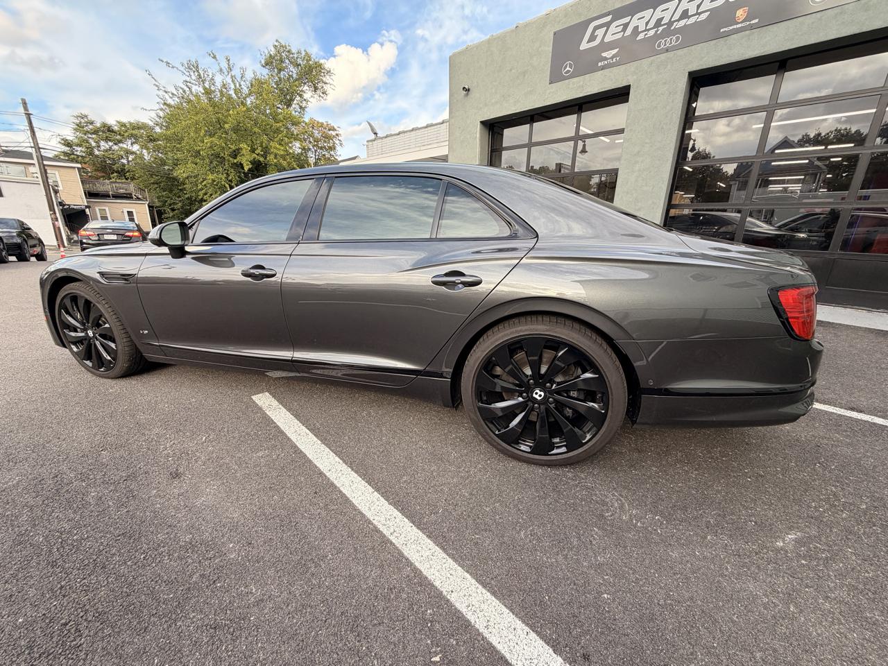 Bentley Flying Spur V8 Sedan 2021
