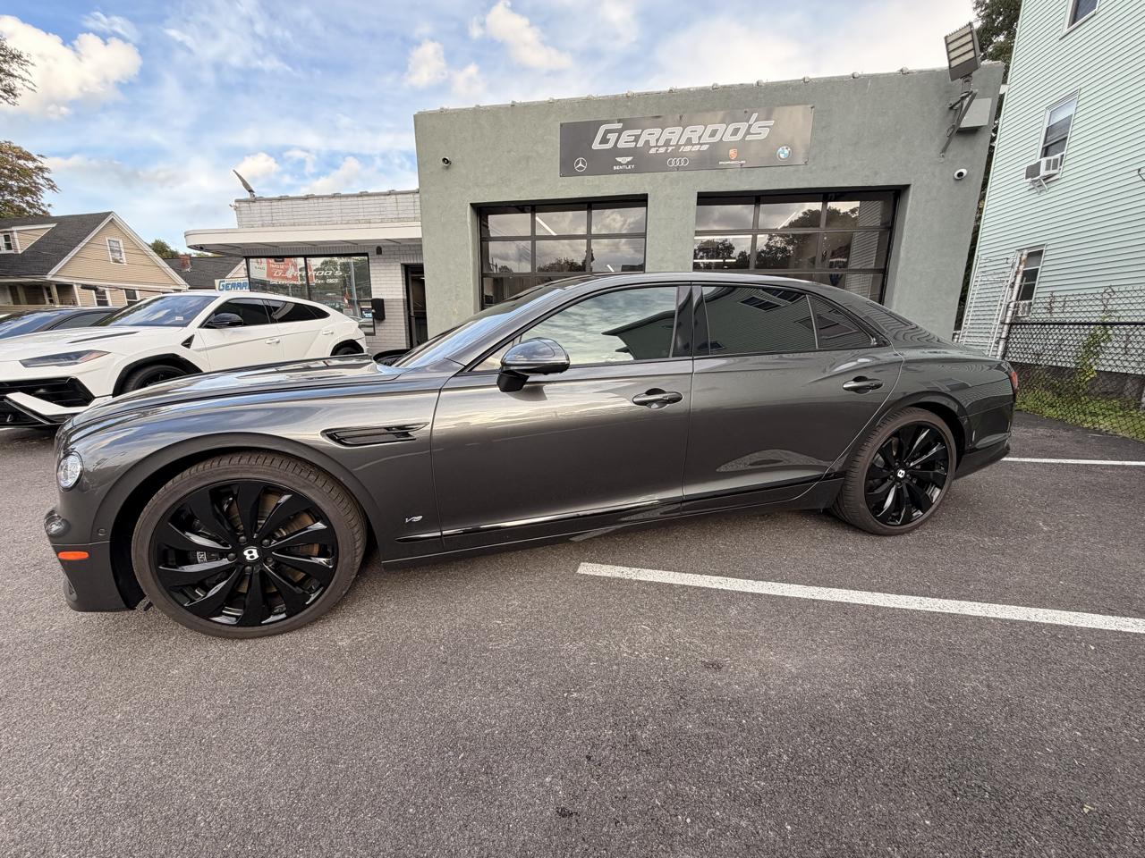 Bentley Flying Spur V8 Sedan 2021