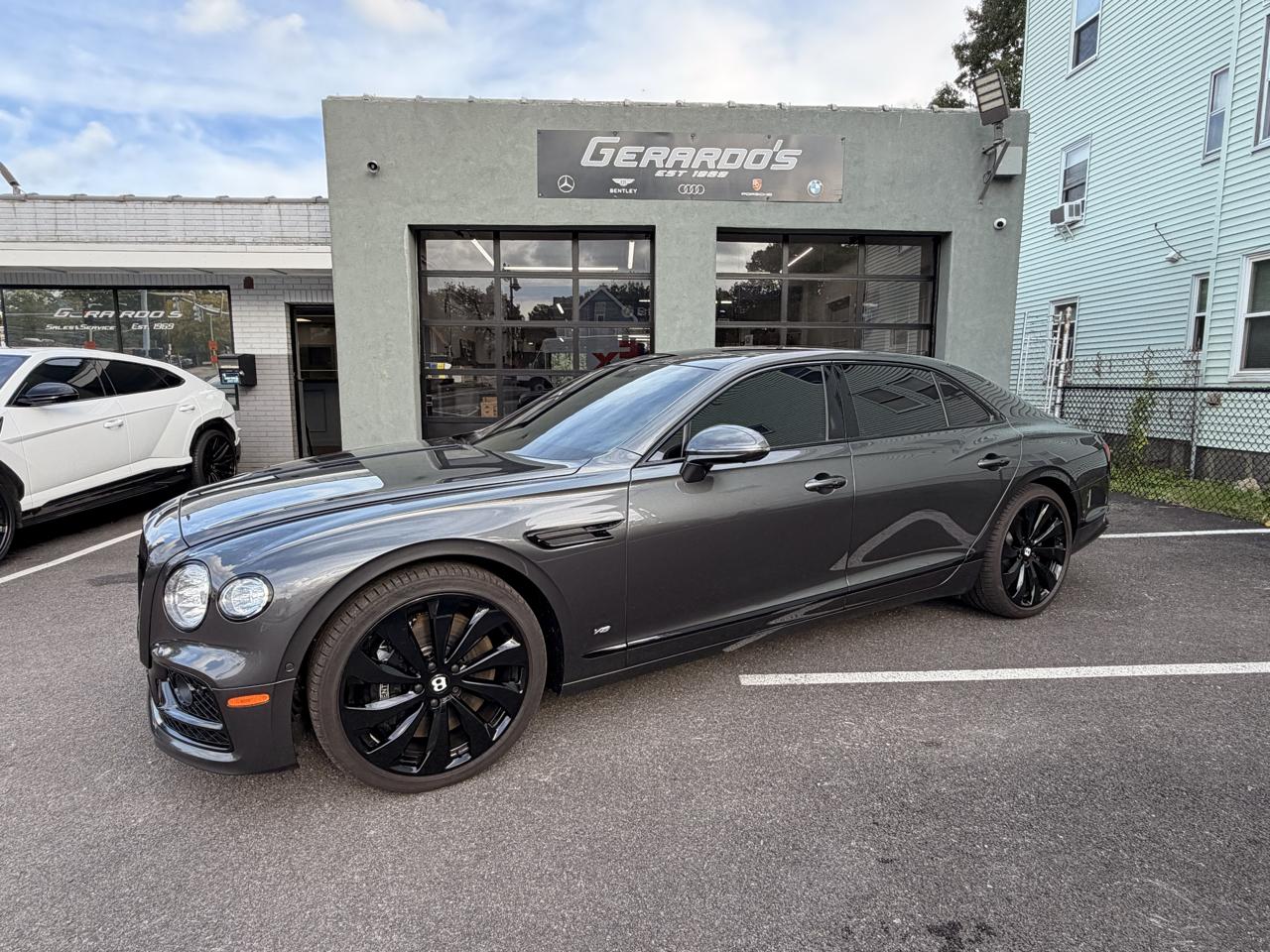 Bentley Flying Spur V8 Sedan 2021