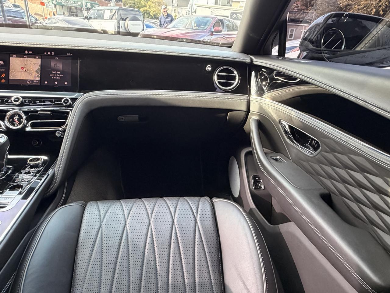 Bentley Flying Spur V8 Sedan 2021