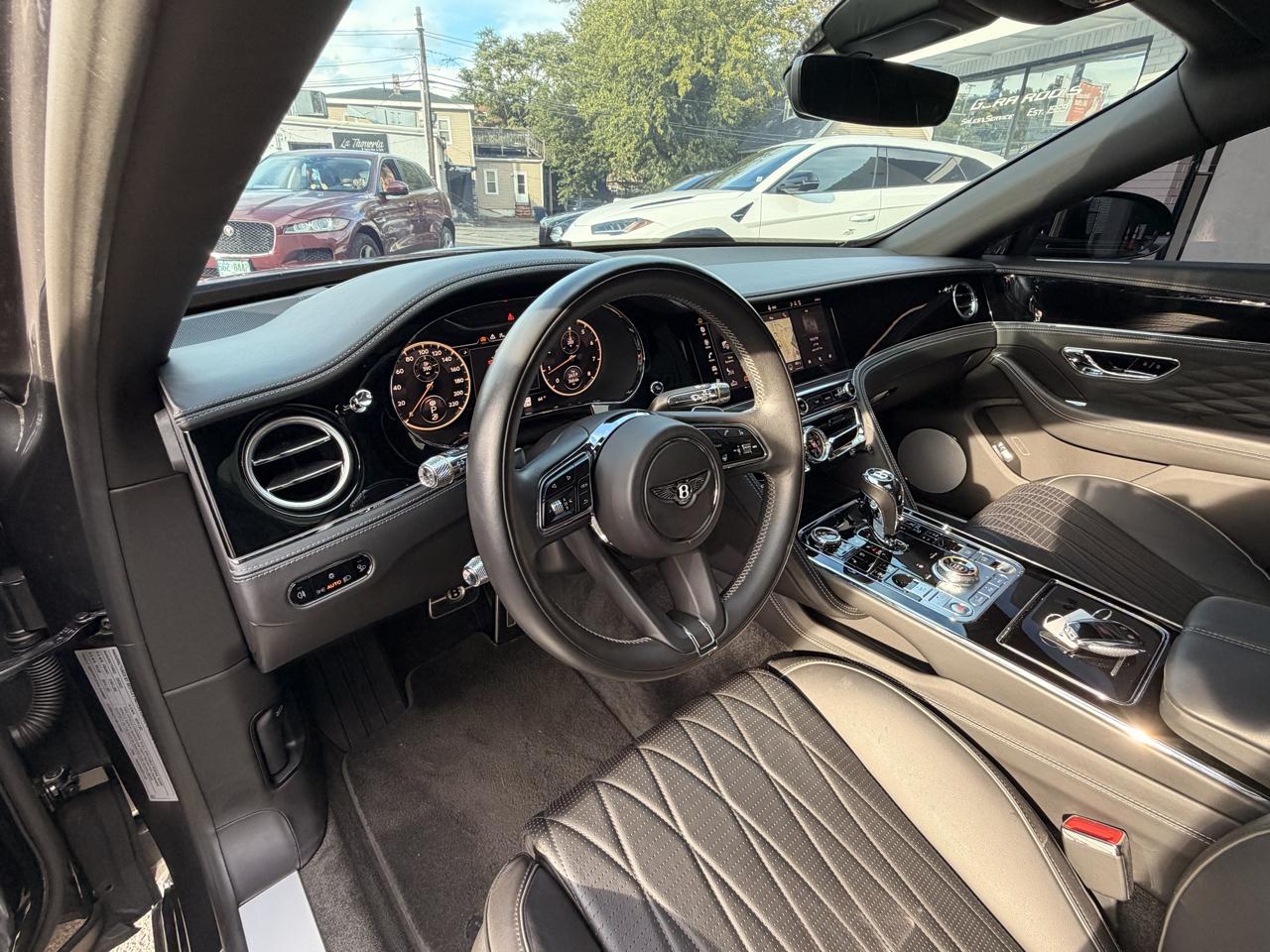 Bentley Flying Spur V8 Sedan 2021