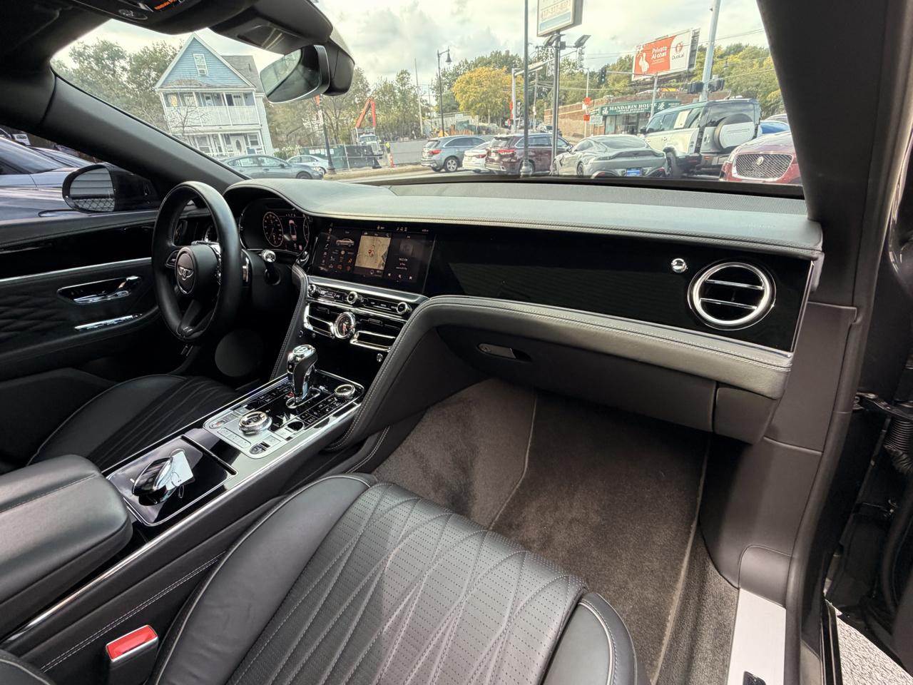 Bentley Flying Spur V8 Sedan 2021