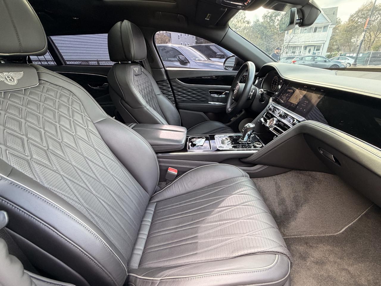 Bentley Flying Spur V8 Sedan 2021