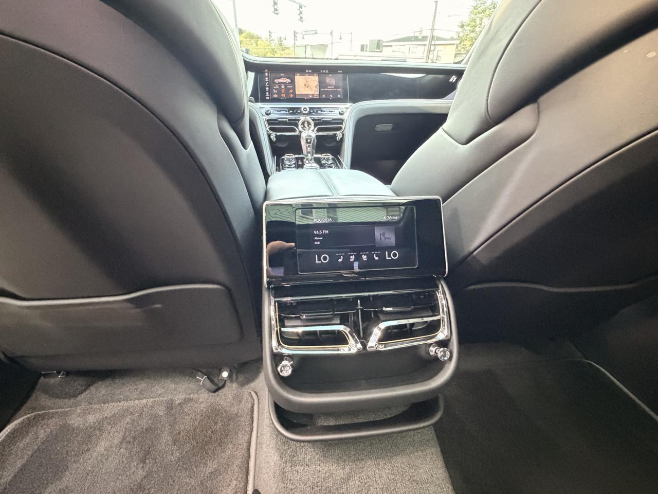 Bentley Flying Spur V8 Sedan 2021