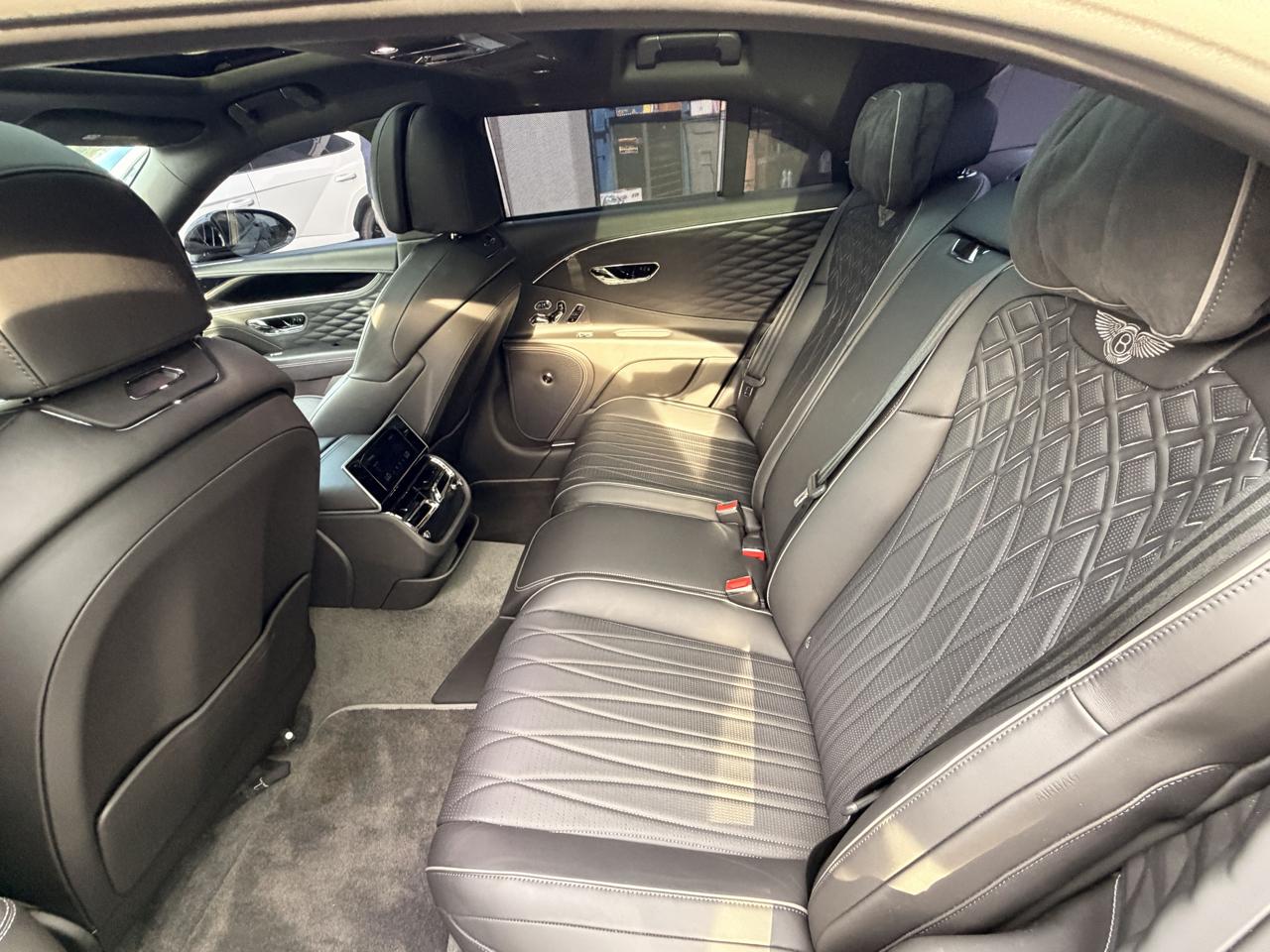 Bentley Flying Spur V8 Sedan 2021
