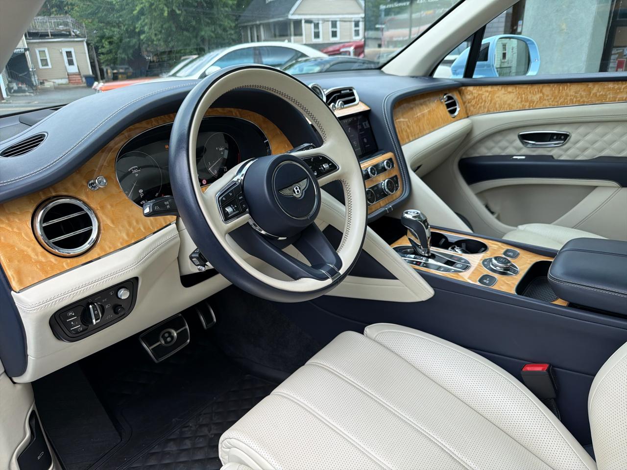 Bentley Bentayga V8 AWD 2021
