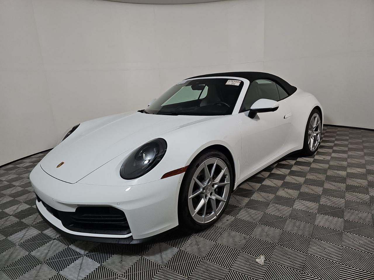 Porsche 911 Carrera Cabriolet 2025