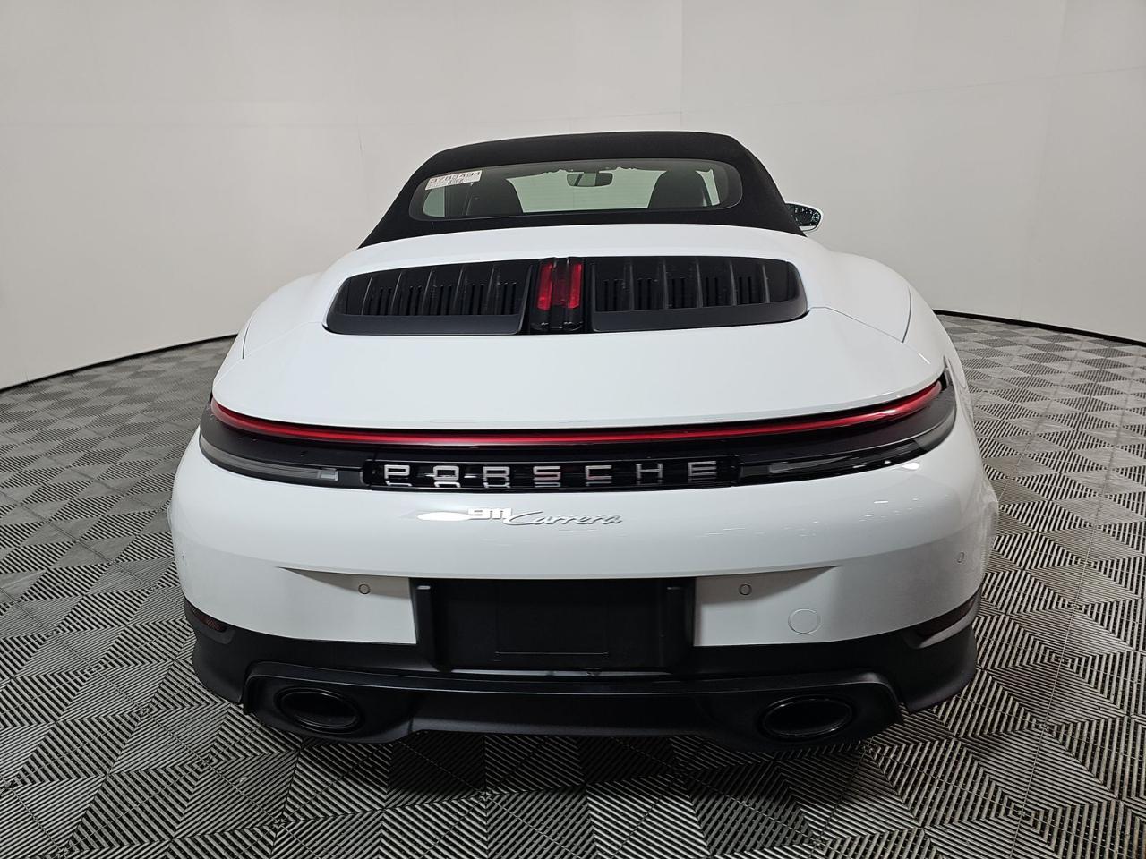 Porsche 911 Carrera Cabriolet 2025