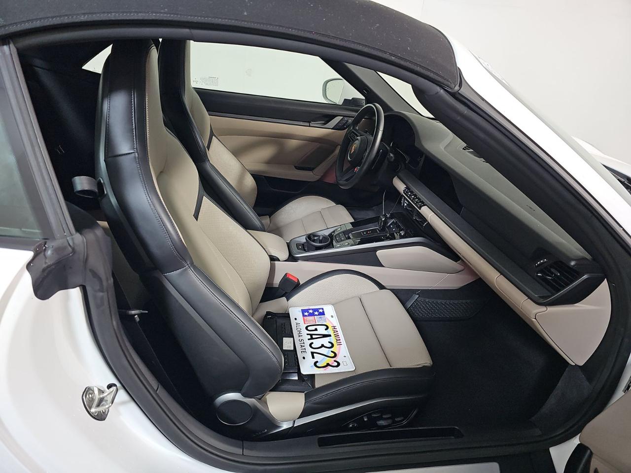 Porsche 911 Carrera Cabriolet 2025