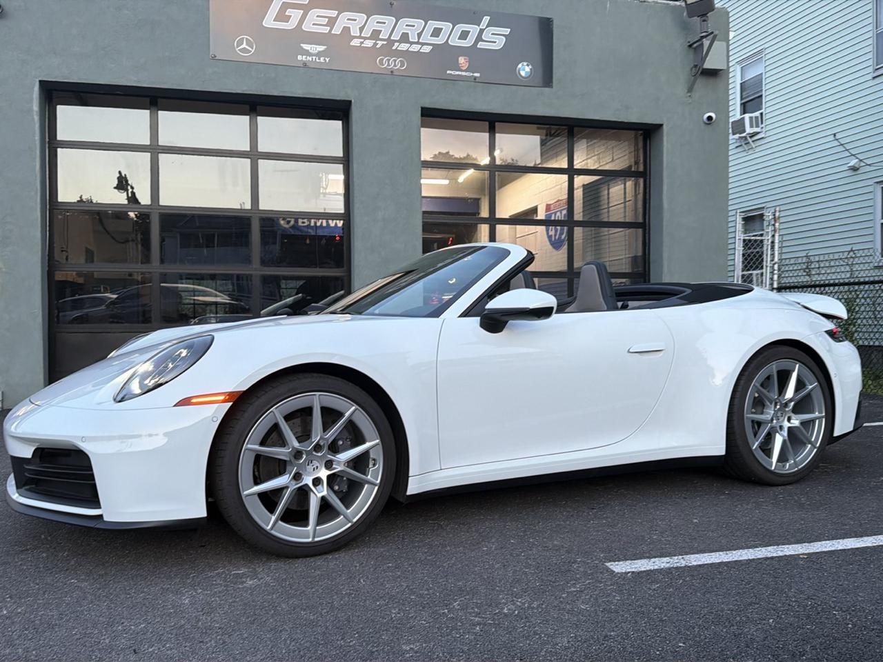 Porsche 911 Carrera Cabriolet 2025