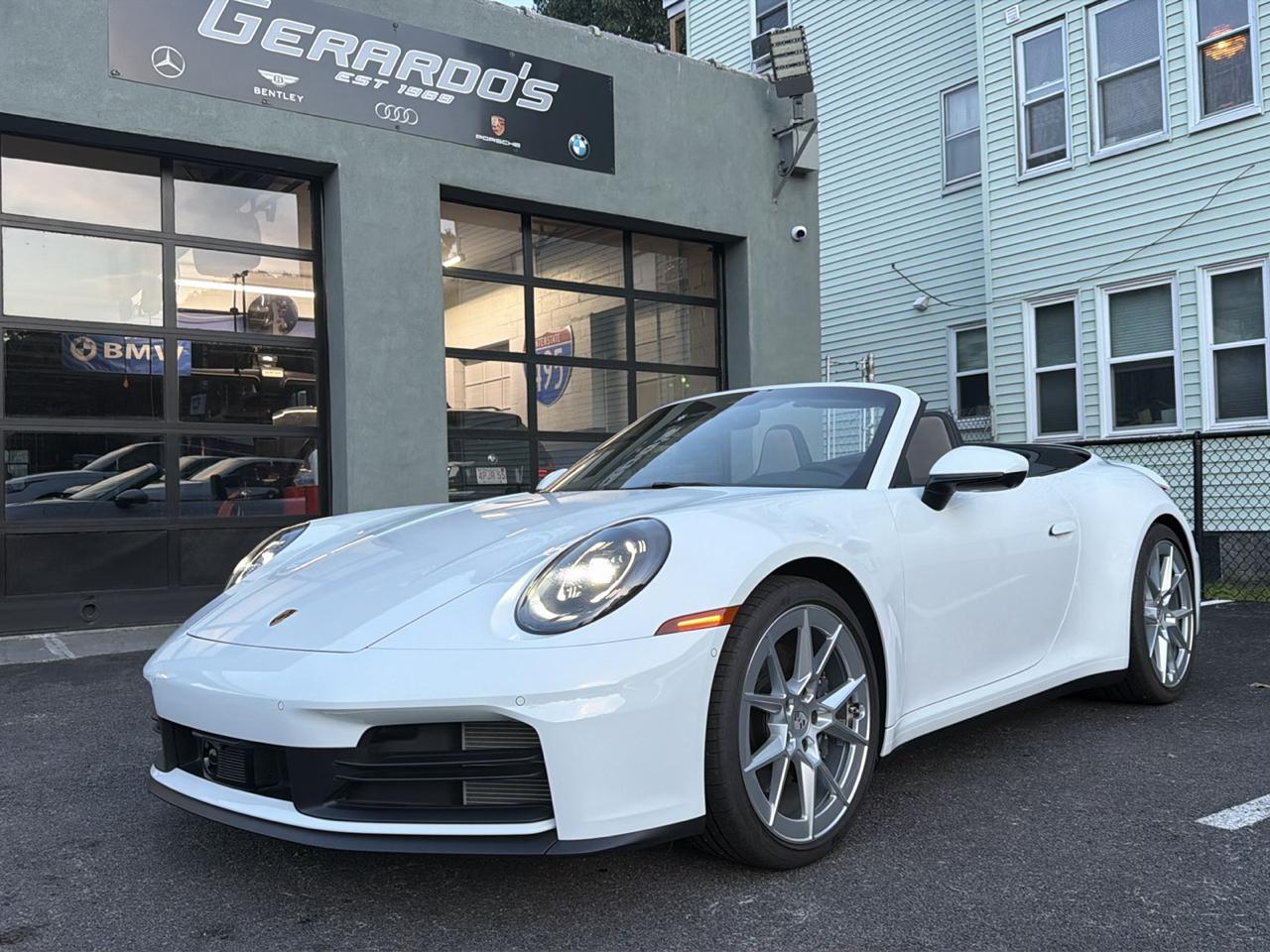 Porsche 911 Carrera Cabriolet 2025