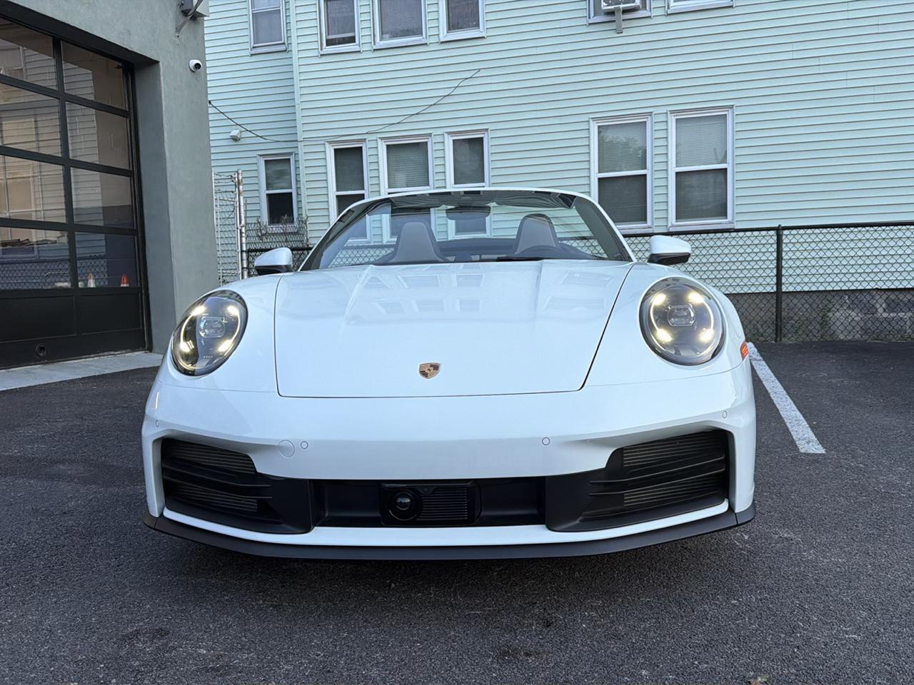 Porsche 911 Carrera Cabriolet 2025