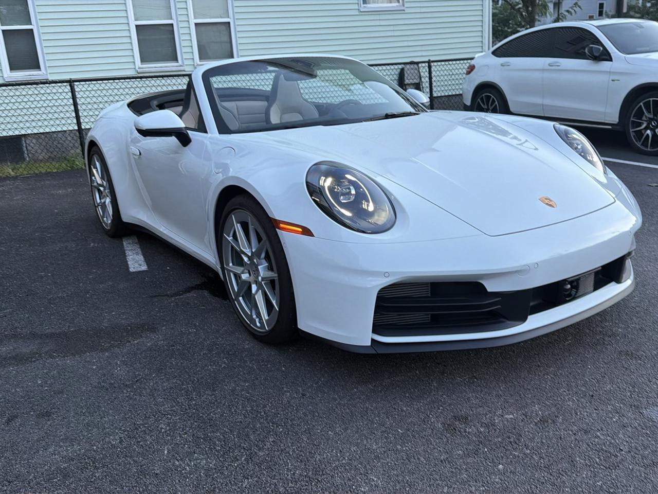 Porsche 911 Carrera Cabriolet 2025