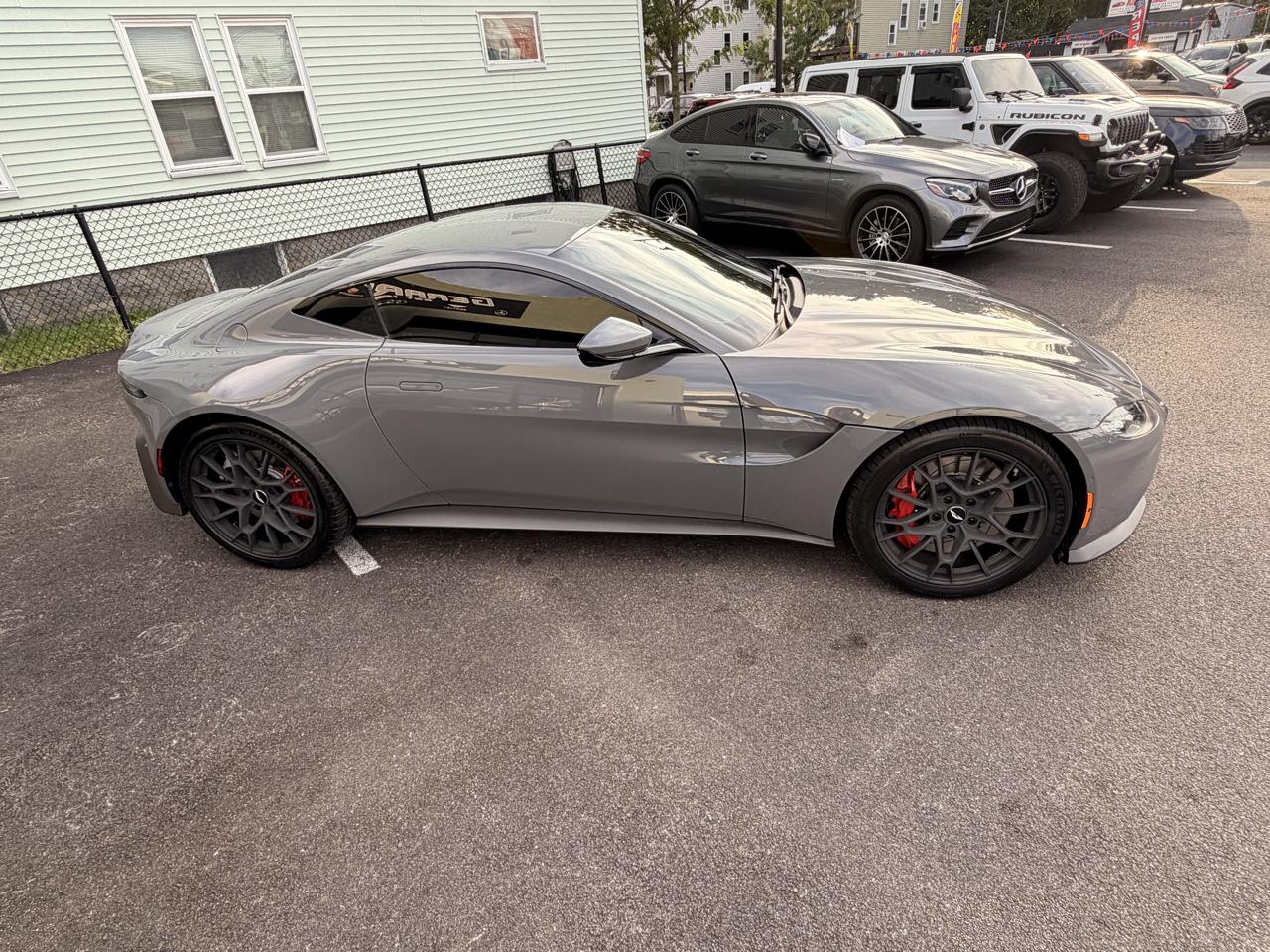 Aston Martin Vantage Coupe 2022