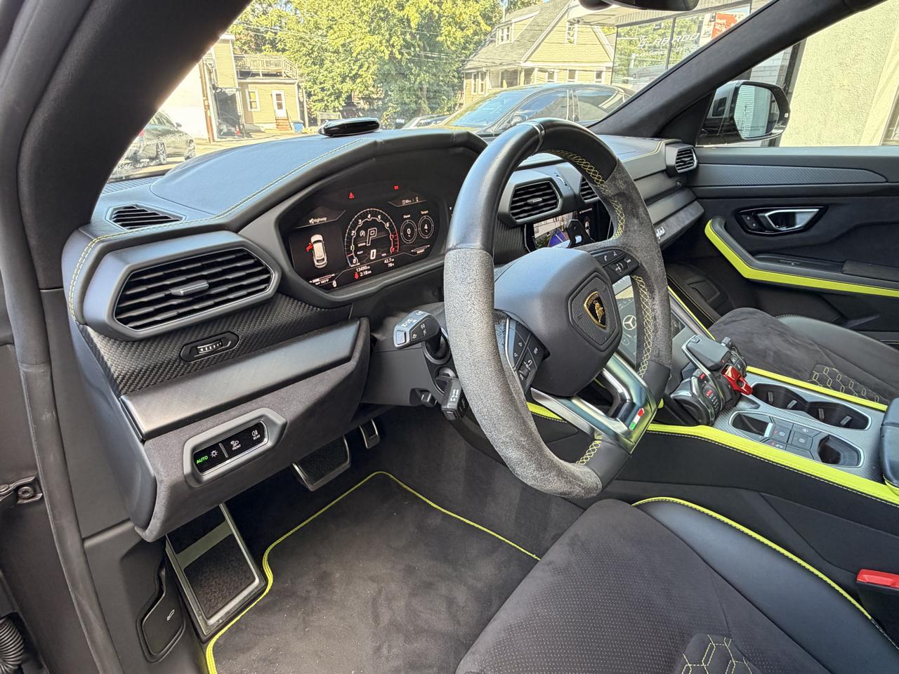 Lamborghini Urus AWD 2022