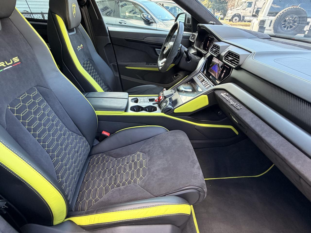 Lamborghini Urus AWD 2022