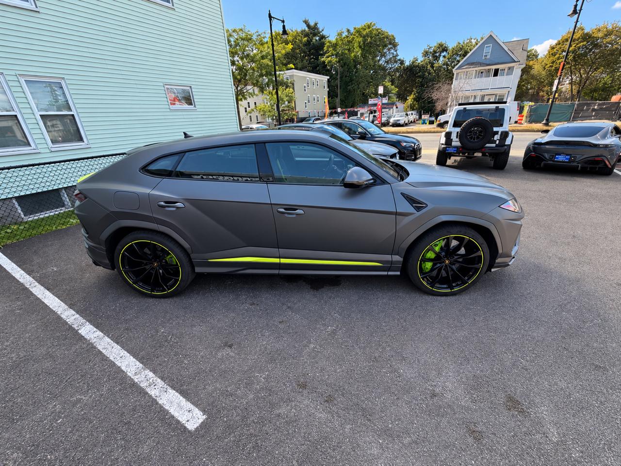 Lamborghini Urus AWD 2022