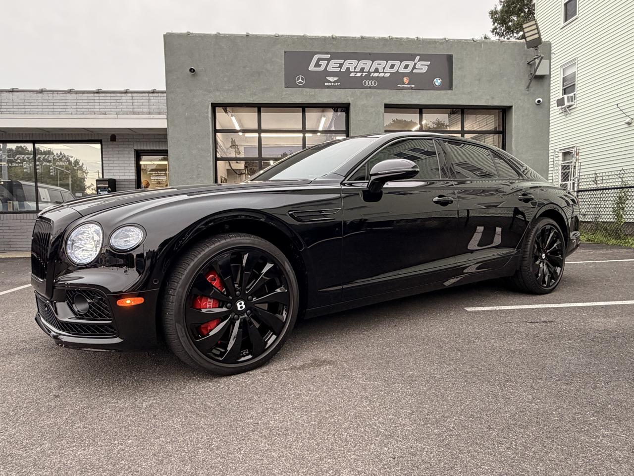 Bentley Flying Spur V8 Sedan 2022