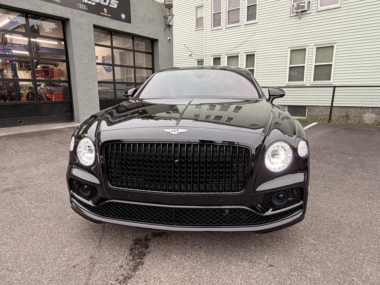 Bentley Flying Spur V8 Sedan 2022