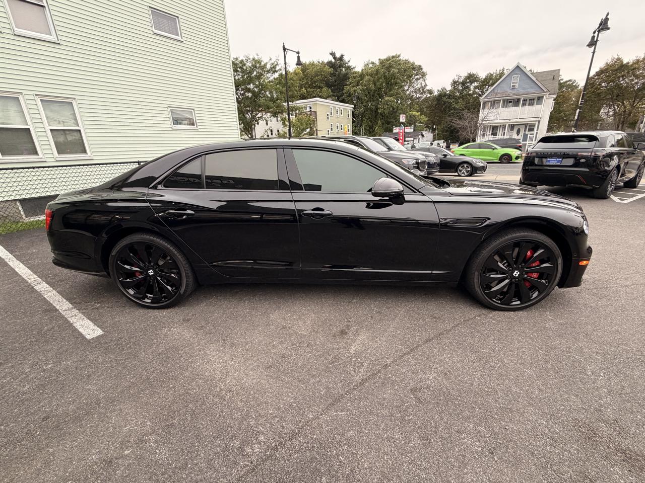 Bentley Flying Spur V8 Sedan 2022