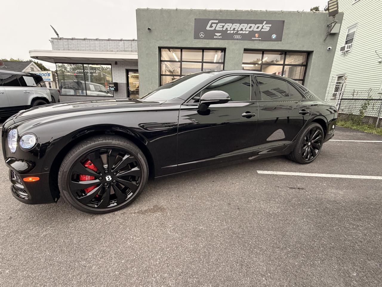 Bentley Flying Spur V8 Sedan 2022