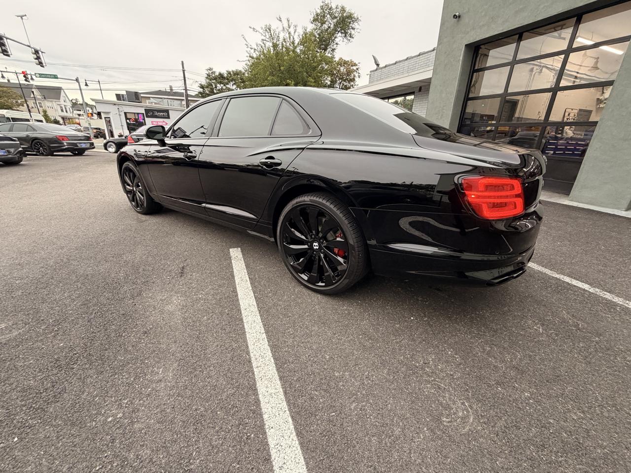 Bentley Flying Spur V8 Sedan 2022