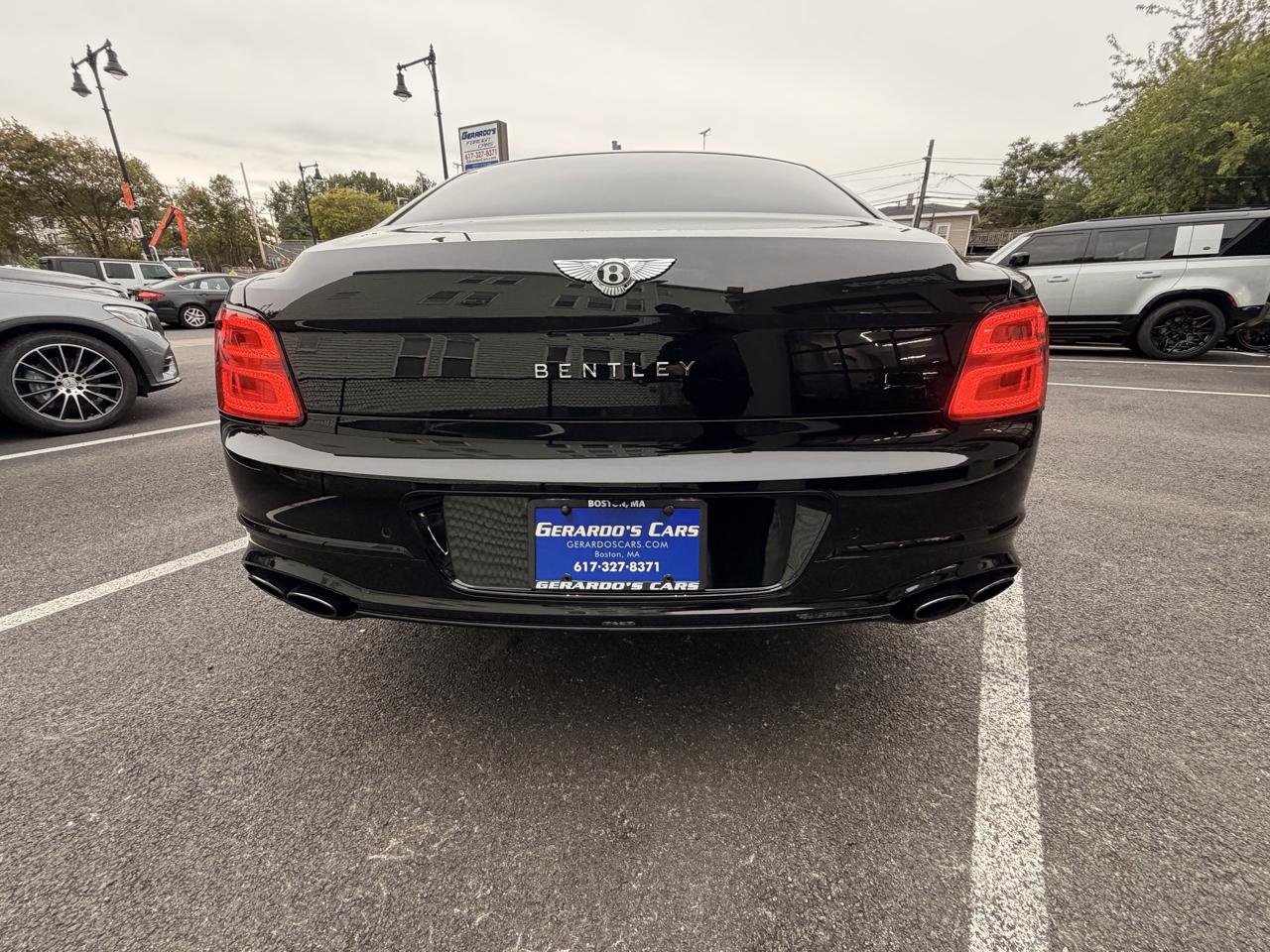 Bentley Flying Spur V8 Sedan 2022
