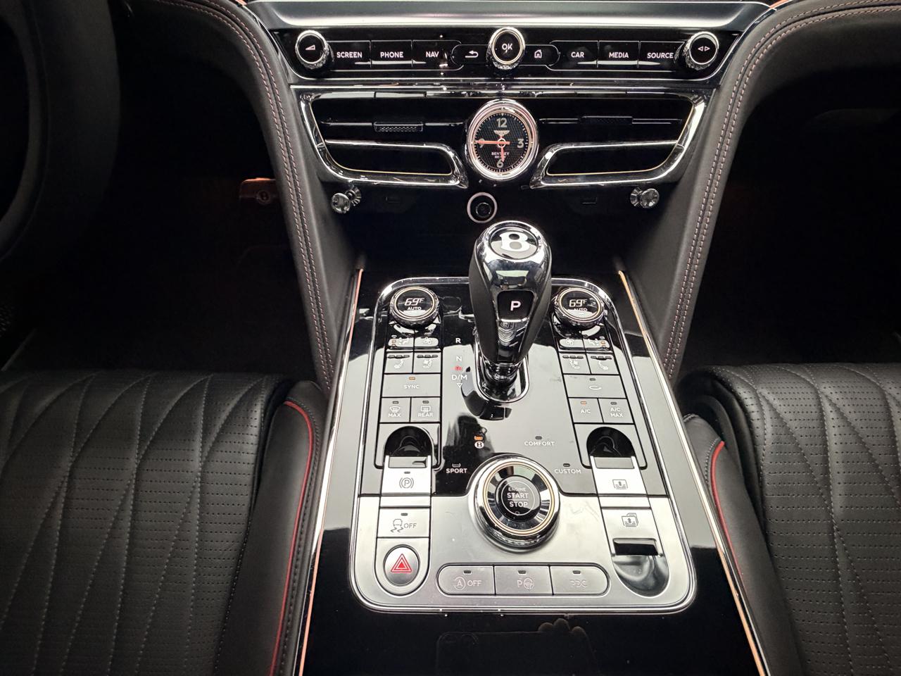 Bentley Flying Spur V8 Sedan 2022