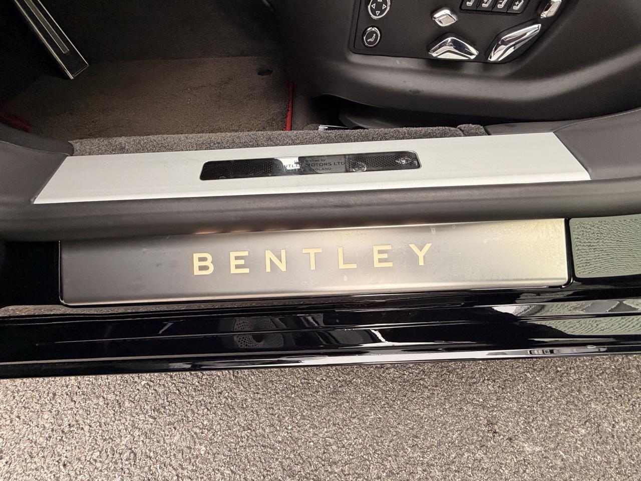 Bentley Flying Spur V8 Sedan 2022