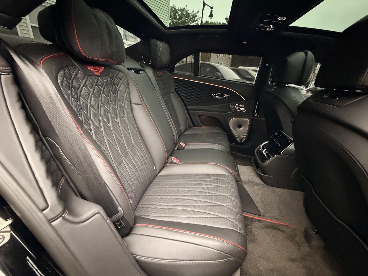 Bentley Flying Spur V8 Sedan 2022