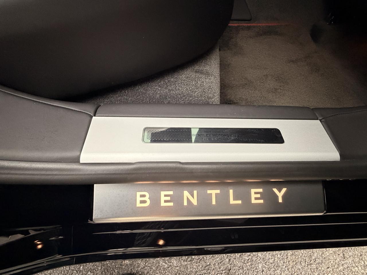 Bentley Flying Spur V8 Sedan 2022