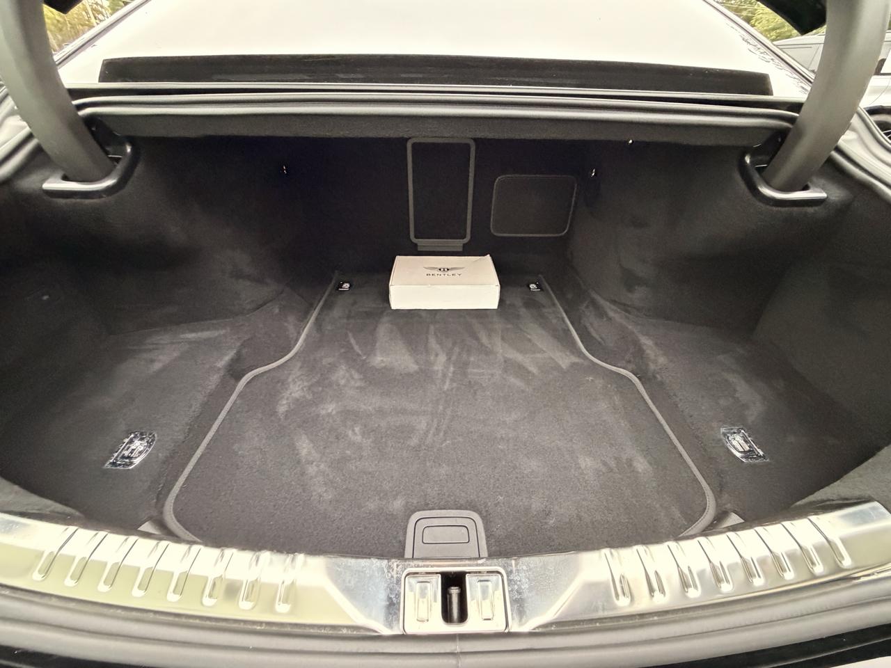 Bentley Flying Spur V8 Sedan 2022
