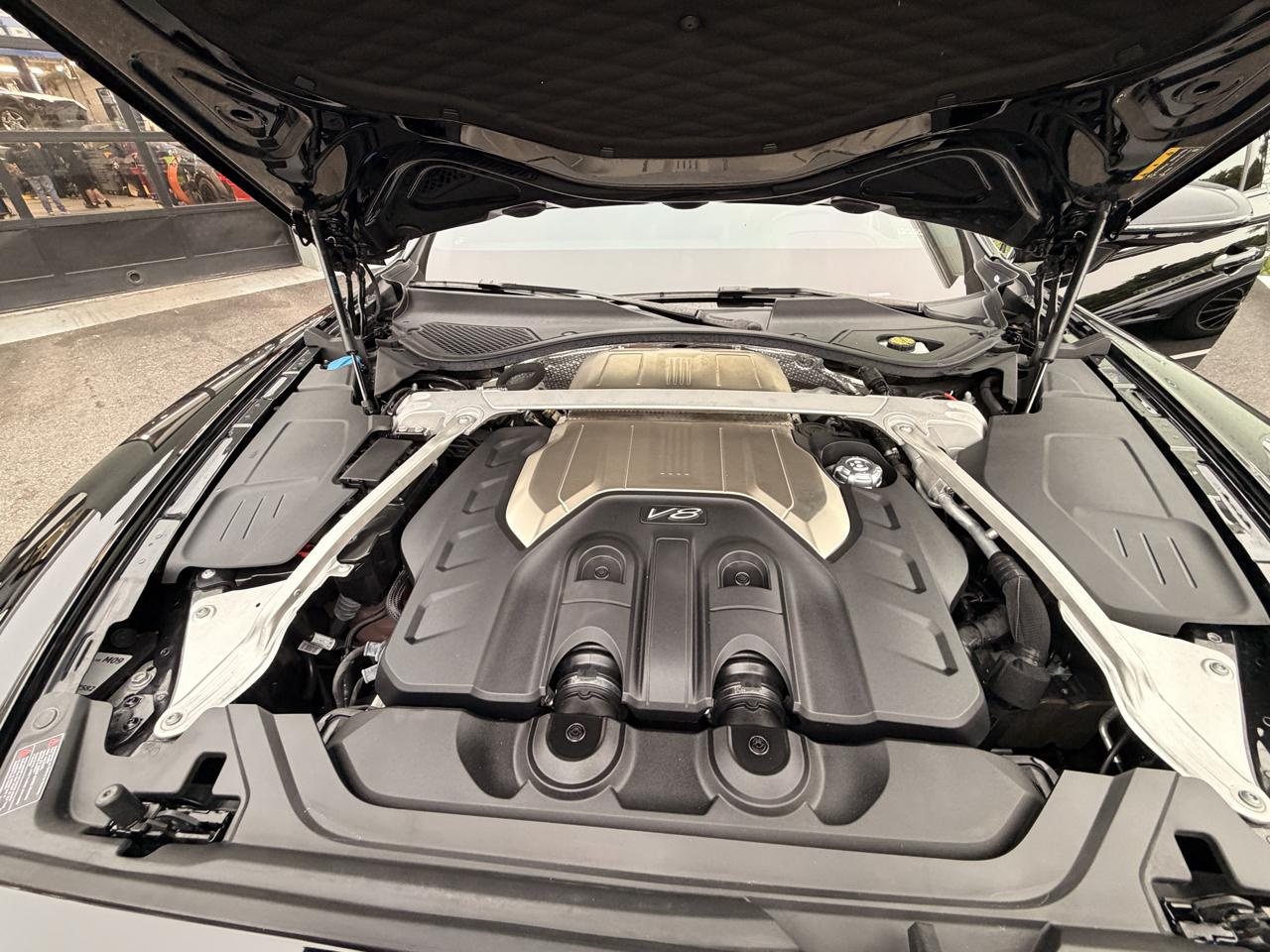 Bentley Flying Spur V8 Sedan 2022