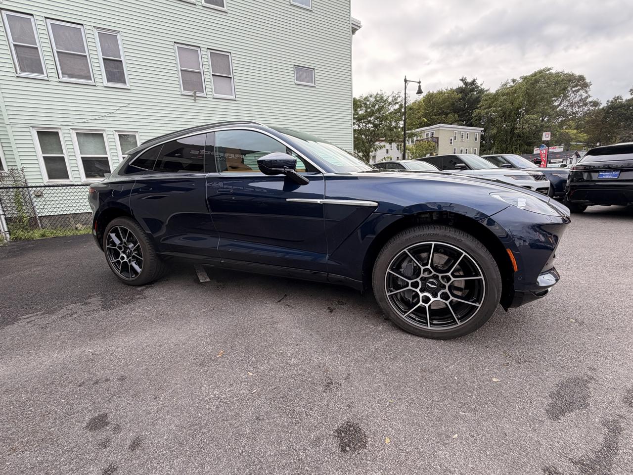 Aston Martin DBX AWD 2021