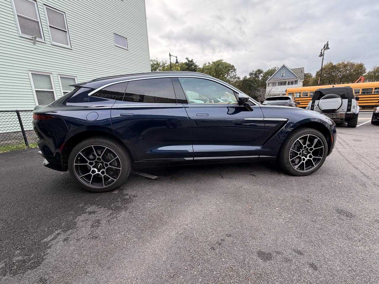 Aston Martin DBX AWD 2021