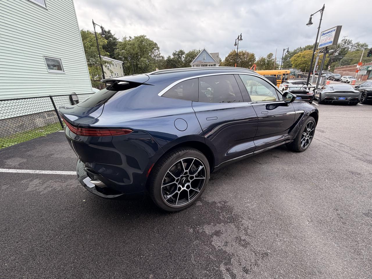 Aston Martin DBX AWD 2021
