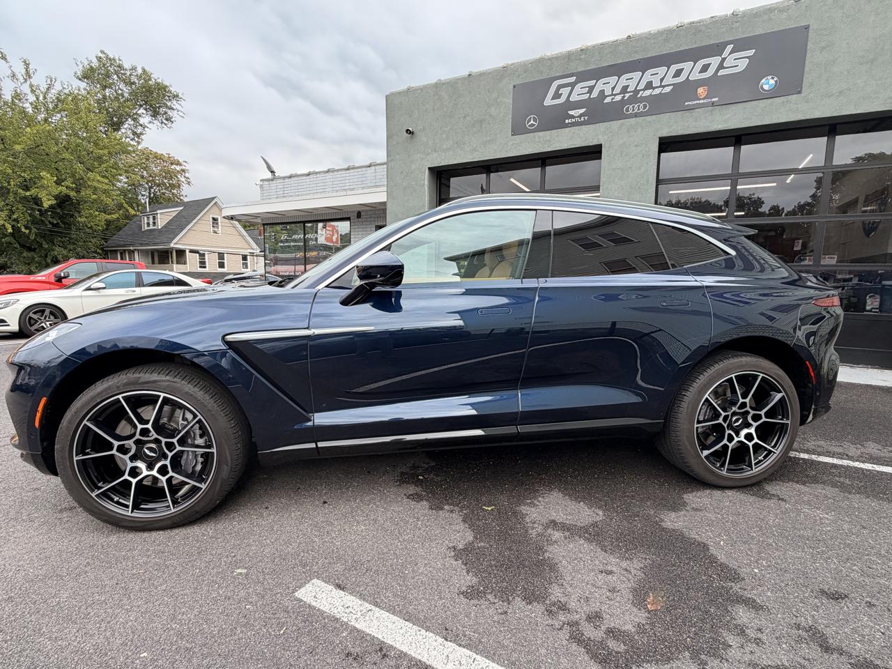 Aston Martin DBX AWD 2021