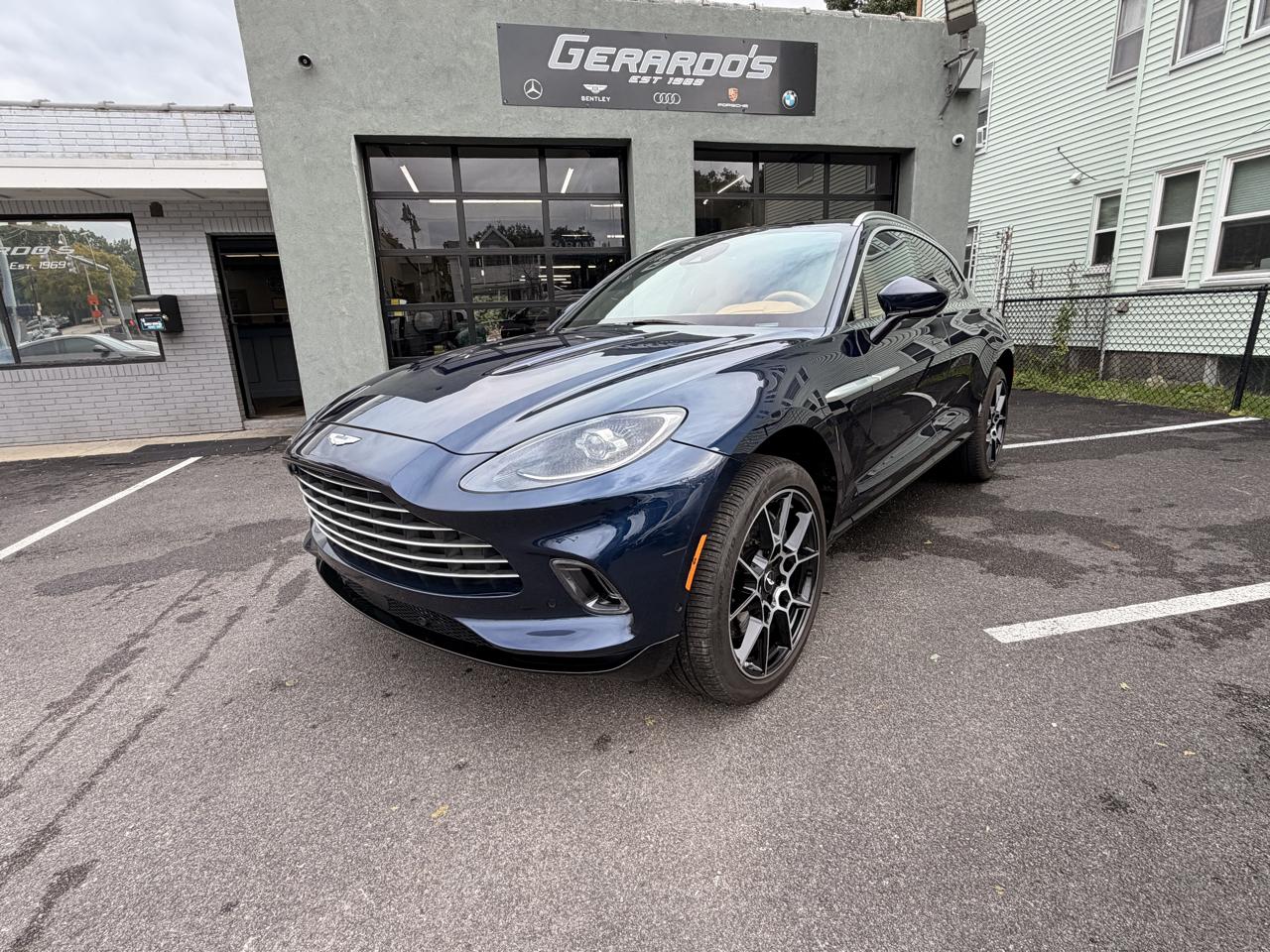 Aston Martin DBX AWD 2021