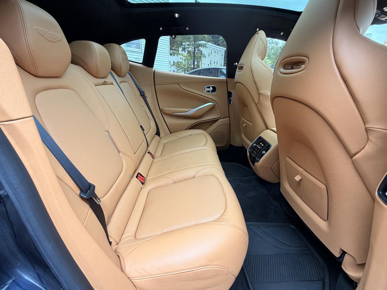 Aston Martin DBX AWD 2021