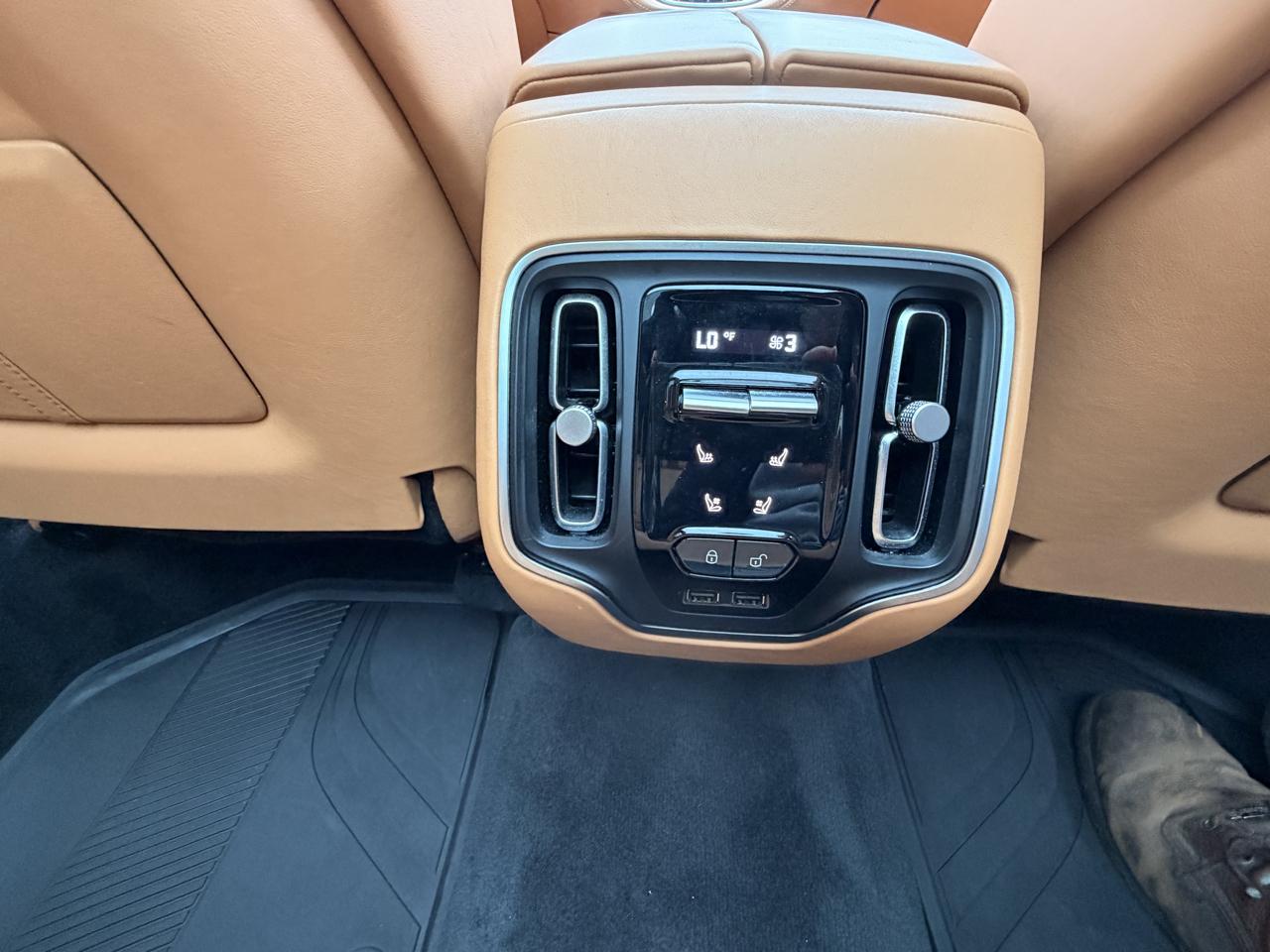 Aston Martin DBX AWD 2021