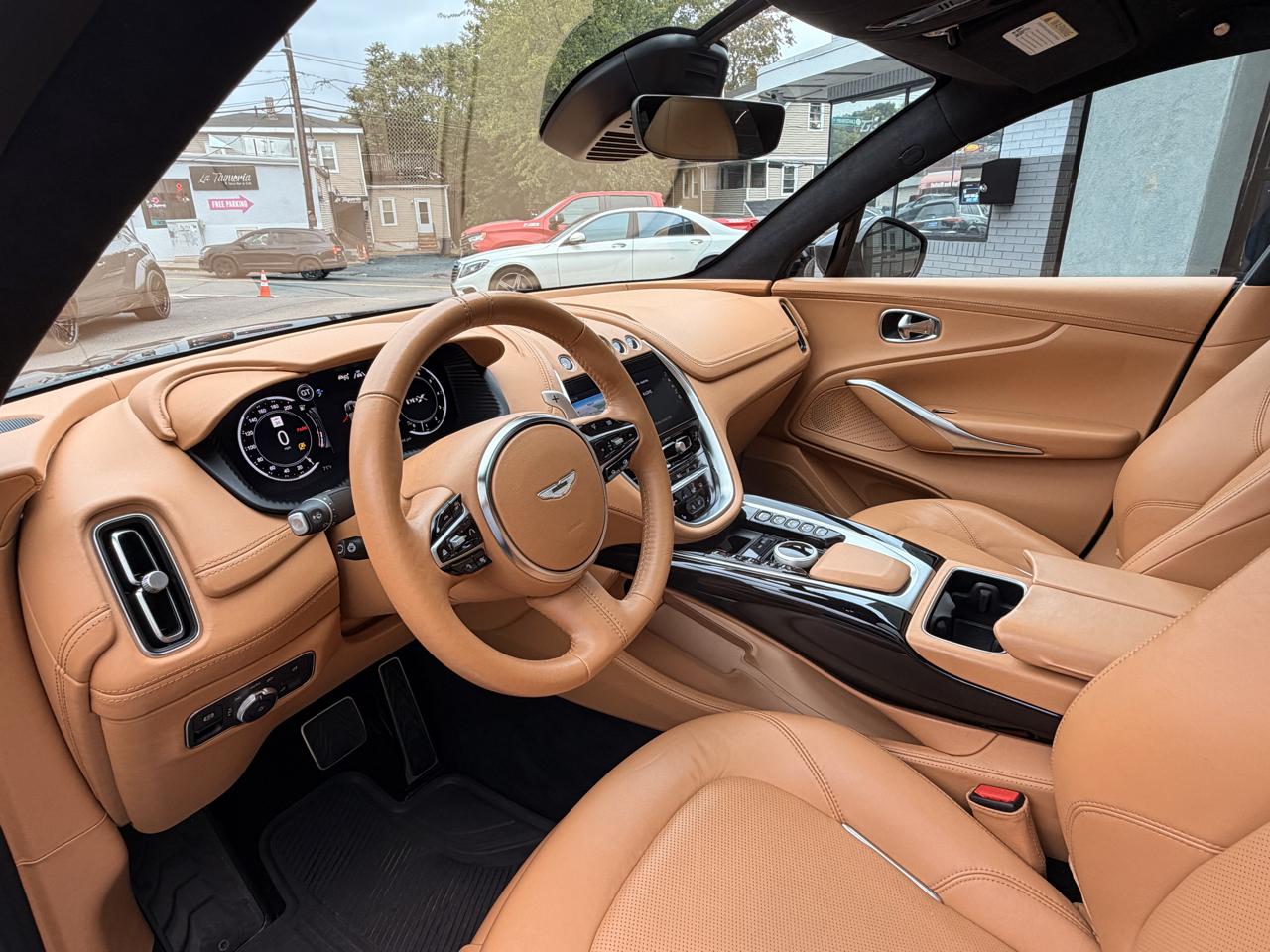 Aston Martin DBX AWD 2021