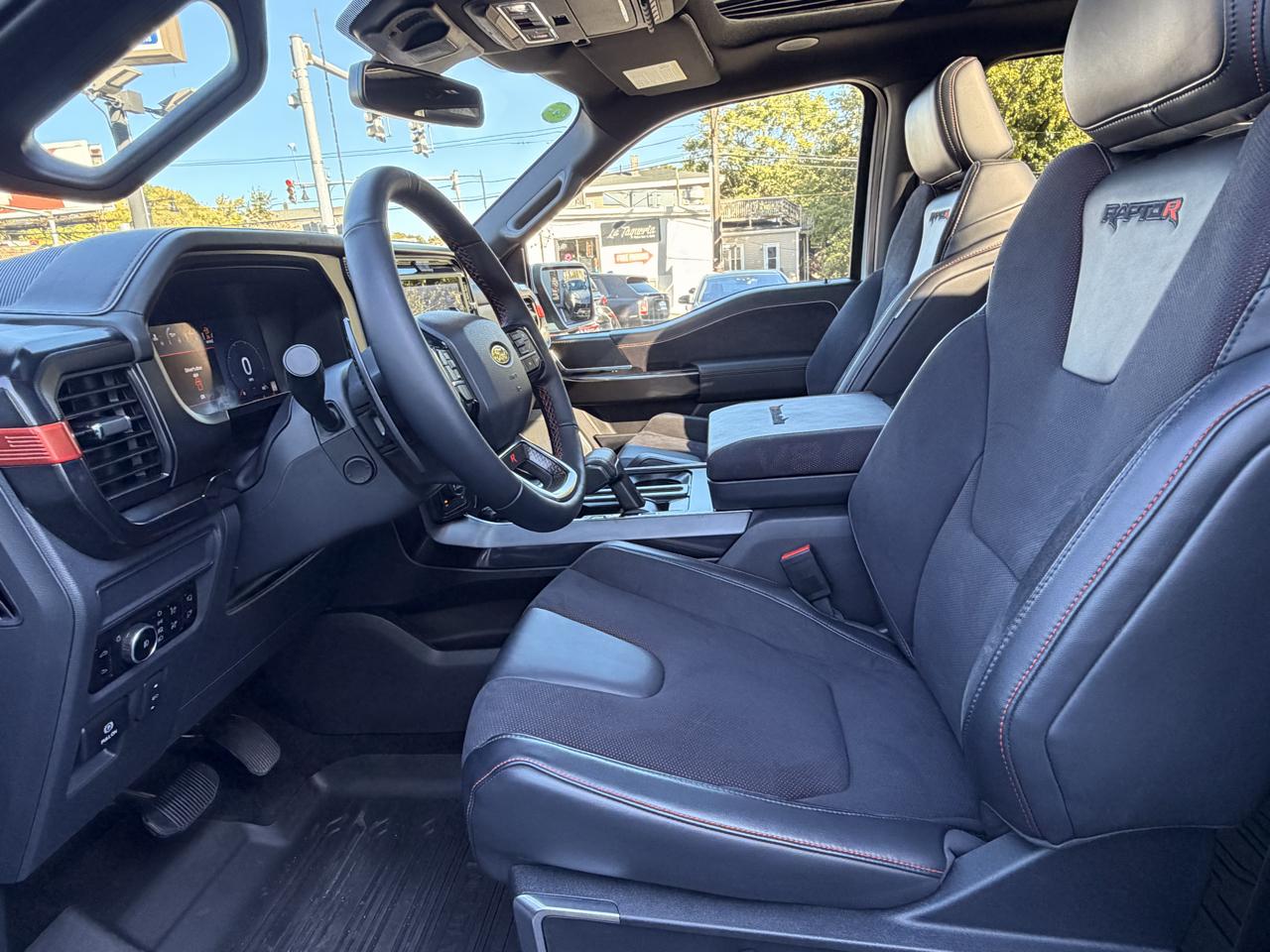 Ford F-150  2025