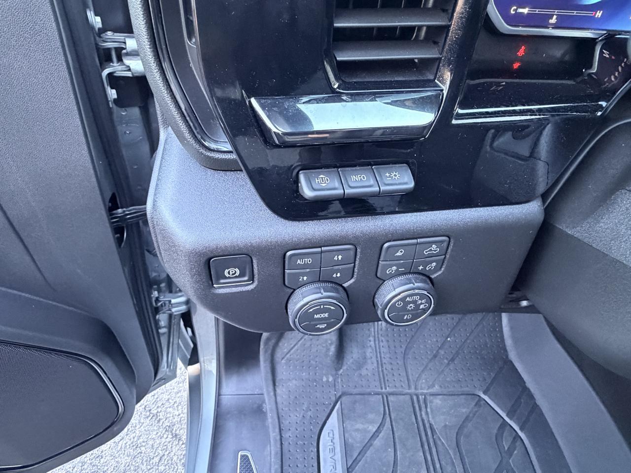 Chevrolet Silverado 2500HD 4WD Crew Cab 159" ZR2 2026