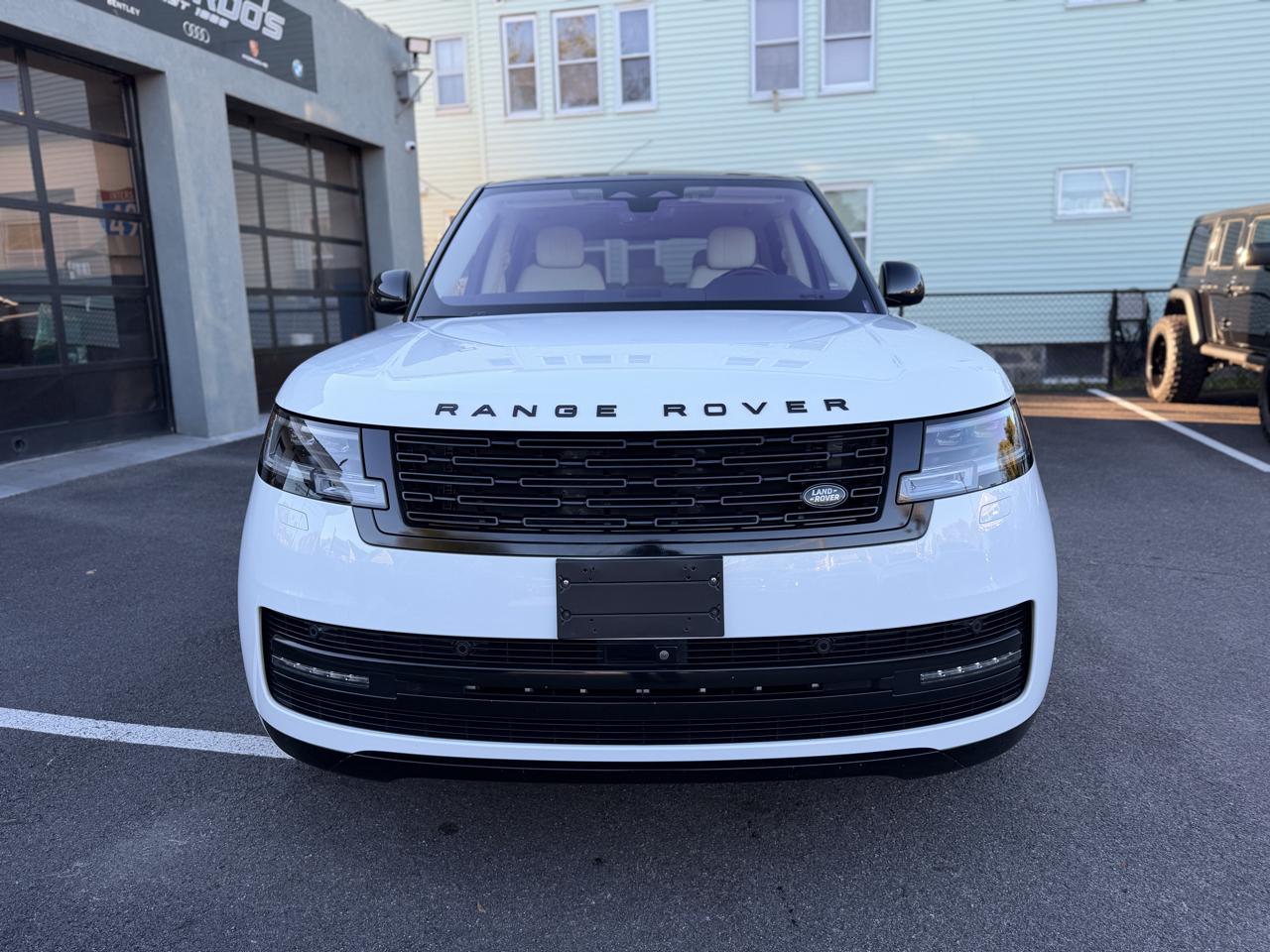Land Rover Range Rover P400 SE SWB 2023