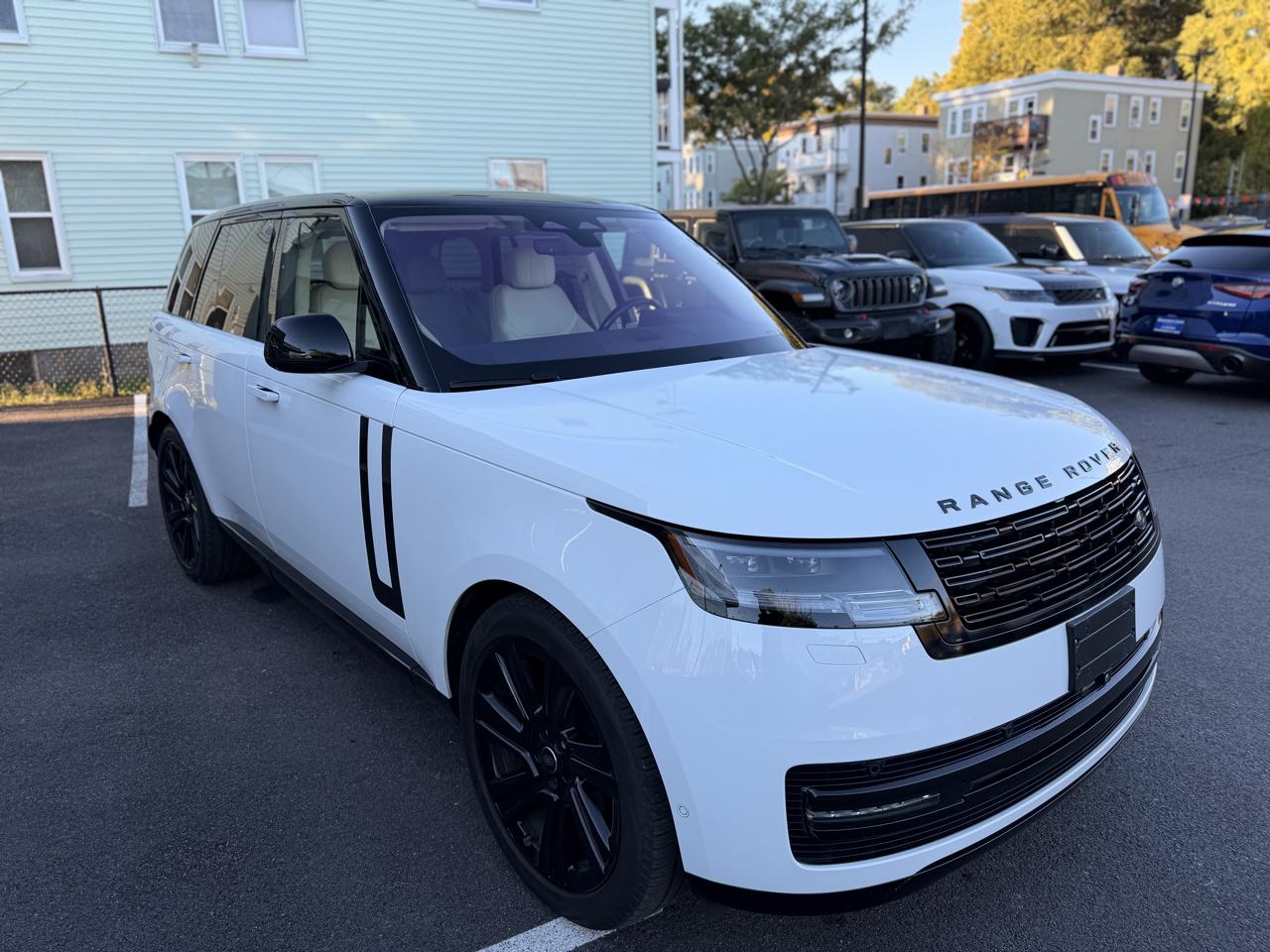 Land Rover Range Rover P400 SE SWB 2023